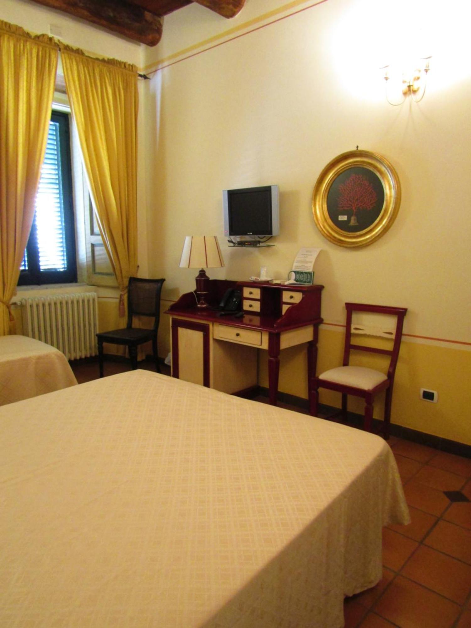 Hotel Antichi Feudi Dimora D'Epoca Teggiano Pokoj fotografie